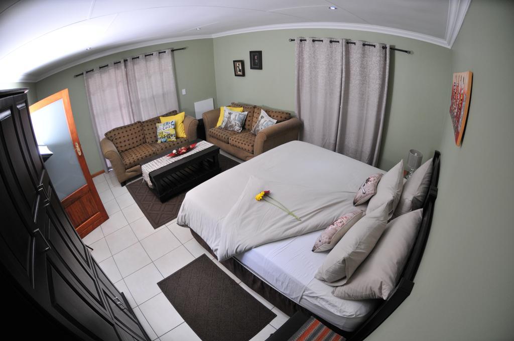 Summer Garden Guest House 베노니 외부 사진