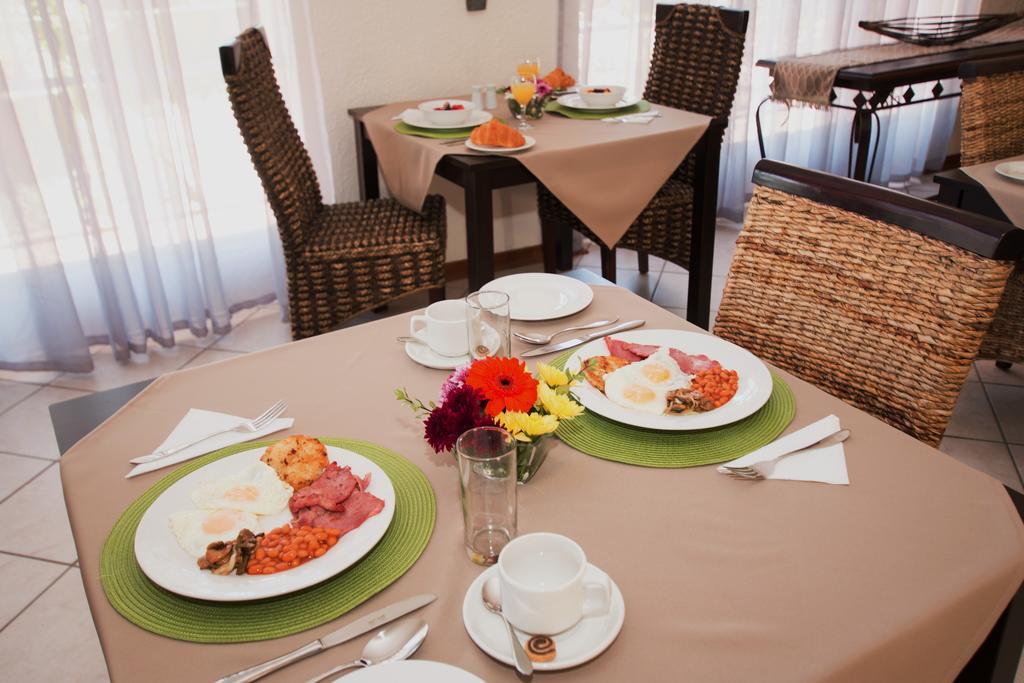 Summer Garden Guest House 베노니 외부 사진