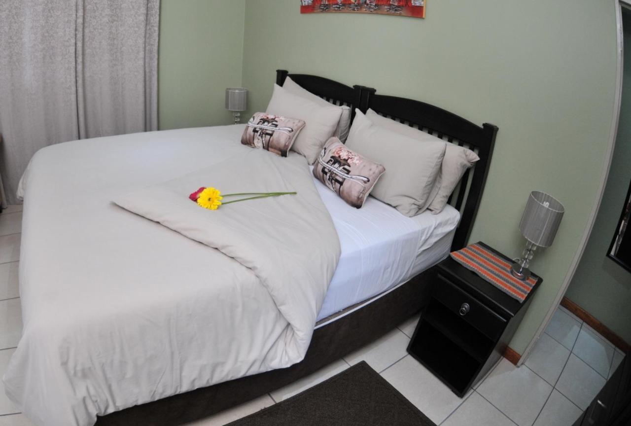 Summer Garden Guest House 베노니 외부 사진